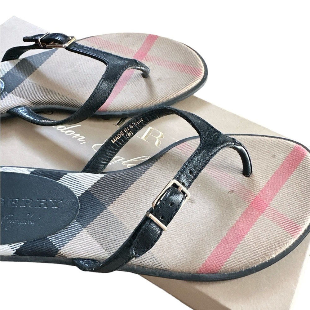 Burberry Housecheck Meadow Flip Flop - Picture 3 of 7